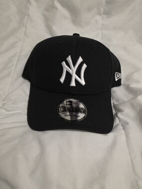 Ty Black Snapback Cap
